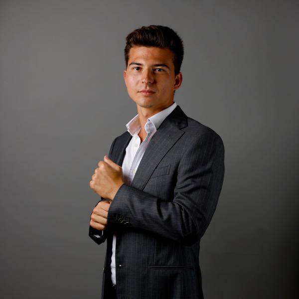 Oliver Ghezzi Oliver Ghezzi